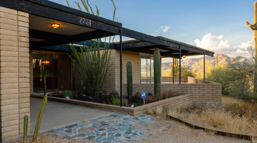 Carefree AZ mid century modern home for sale